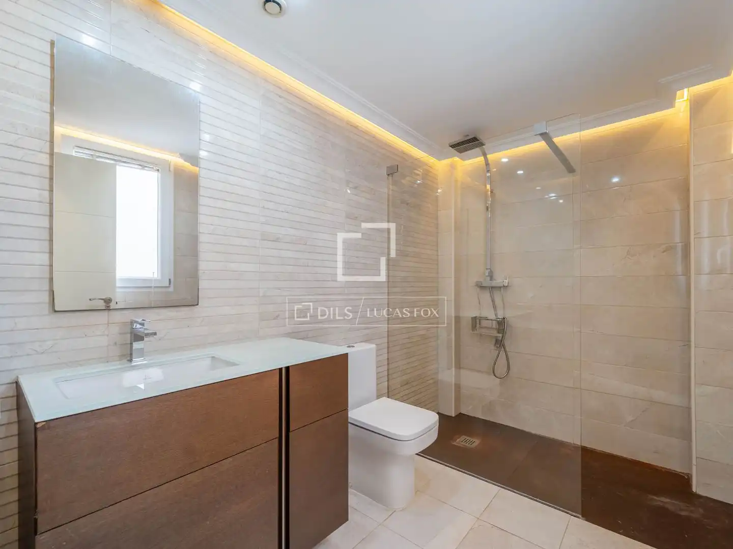 Badezimmer von Wohnung zum Verkauf in Valencia mit Klimaanlage, Heizung und Möbliert