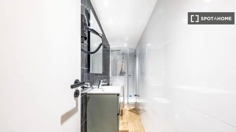 Room in Sants-Badal