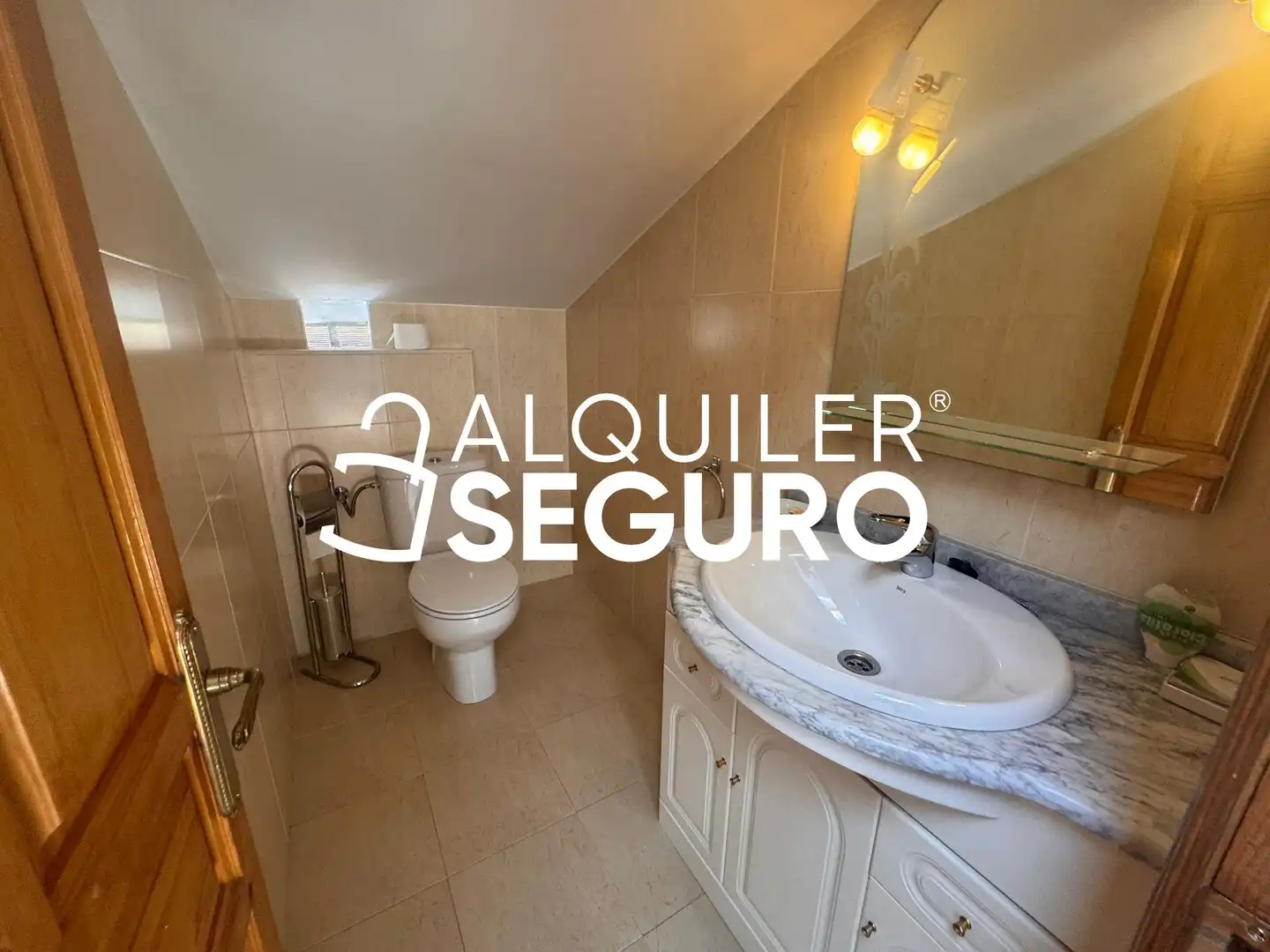 Bany de Casa o xalet de lloguer en Madrid amb Aire condicionat, Calefacció i Terrassa