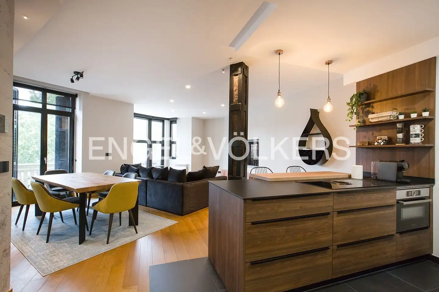 Vista exterior de Piso de alquiler en Bilbao  con Calefacción, Amueblado y Balcón
