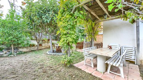 ¡Descubre el dúplex de tus sueños en una zona inmejorable con terraza y jardín de uso exclusivo!