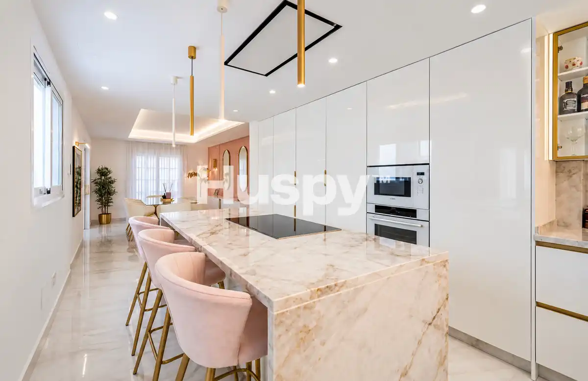 Semi-detached house with terrace for sale in Calle Liverpool, imagen 7