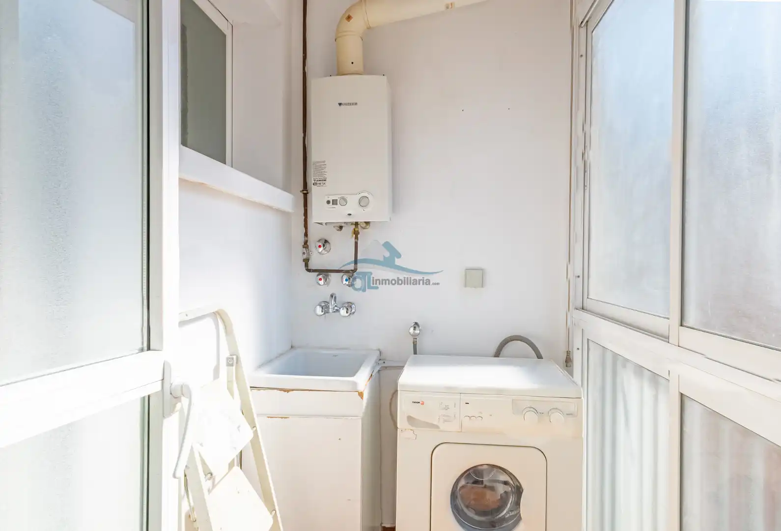 Balcony of Flat for rent in Linares  with Air Conditioner, Heating and Furnished