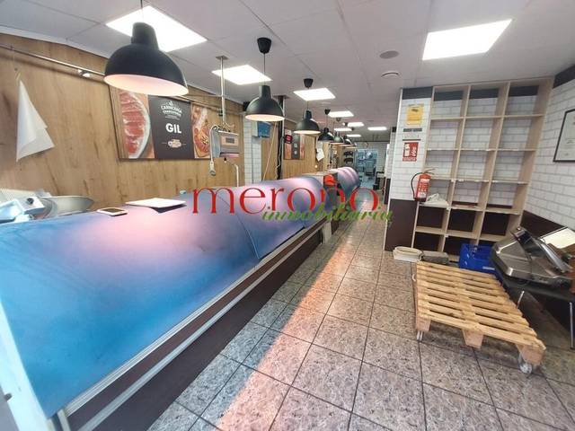 Local comercial en Venta en El Toscar