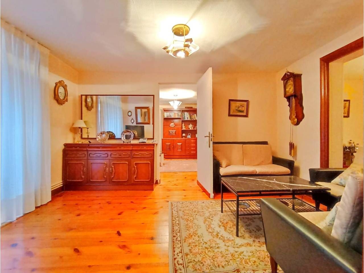 Sala de estar de Piso en venta en Burgos Capital con Calefacción, Trastero y Balcón