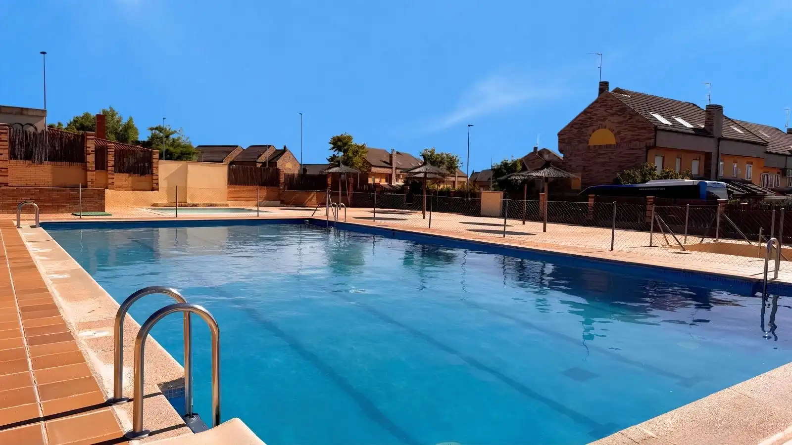 Swimming pool of Flat for share in Valdemorillo  with Heating, Private garden and Furnished