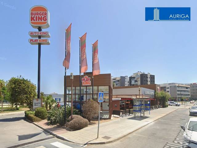 Local comercial en Venta en Los Guindos - Parque Mediterráneo - Santa Paula