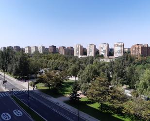 Vista exterior de Pis de lloguer en Valladolid Capital amb Terrassa