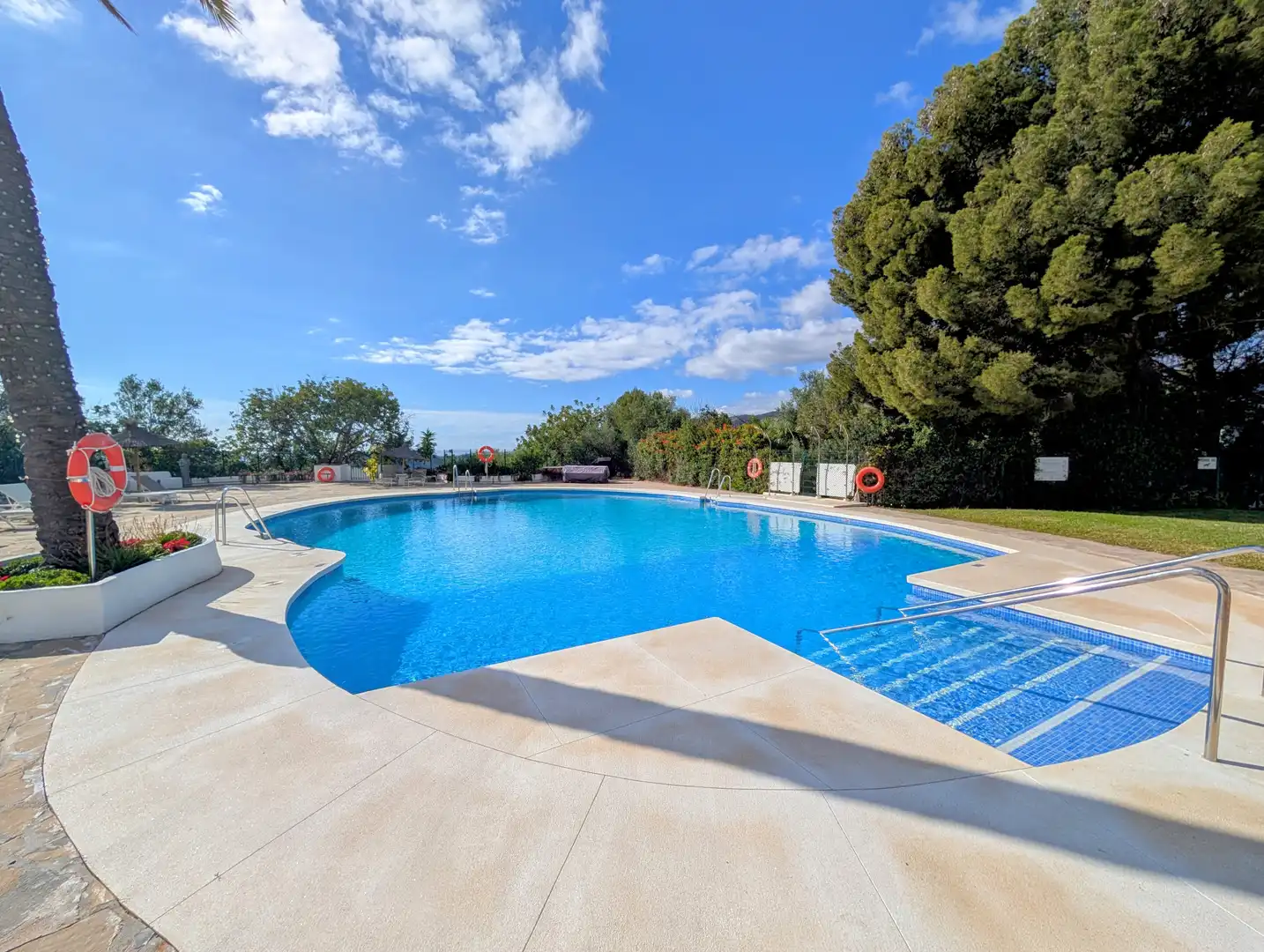 Piscina de Casa adosada en venta en Istán con Aire acondicionado, Terraza y Piscina