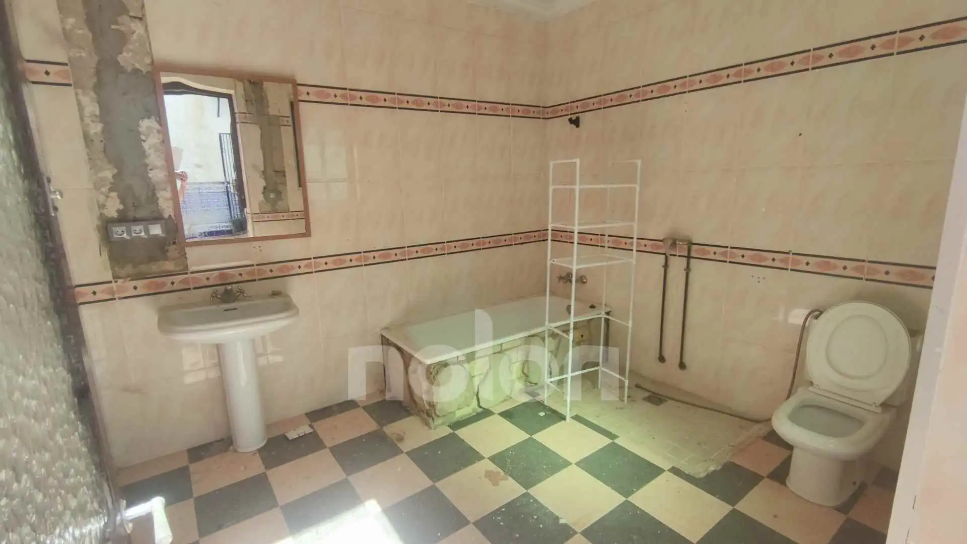 Dormitori de Casa adosada en venda en La Puebla de Cazalla amb Jardí privat i Piscina