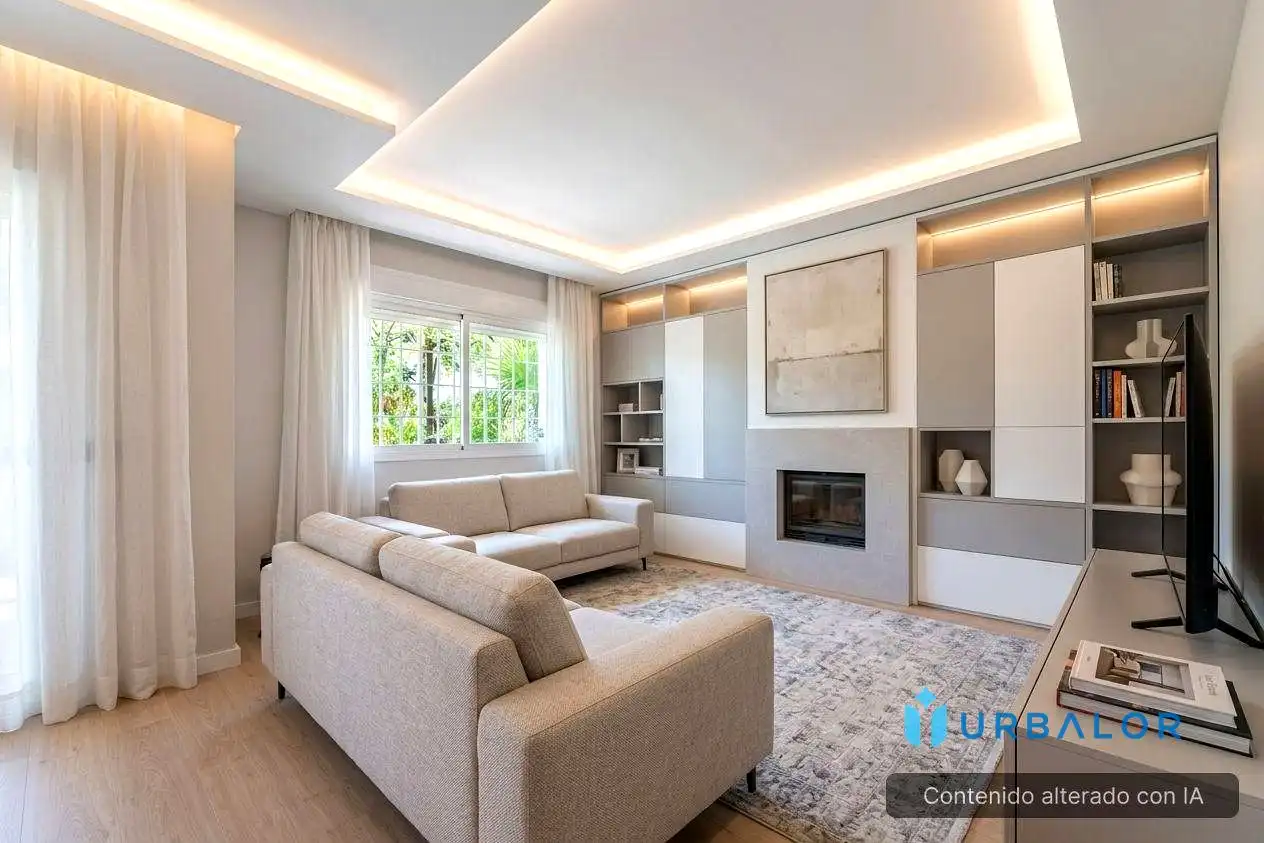 Sala de estar de Casa adosada en venta en Alcorcón con Calefacción, Jardín privado y Parquet