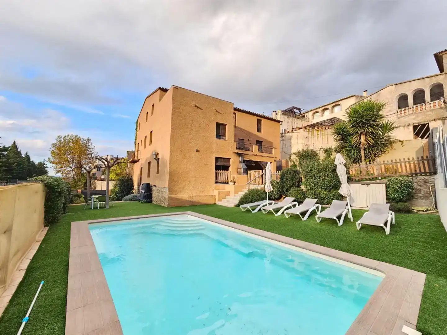 Piscina de Finca rústica en venta en Sant Mori con Aire acondicionado, Jardín privado y Piscina