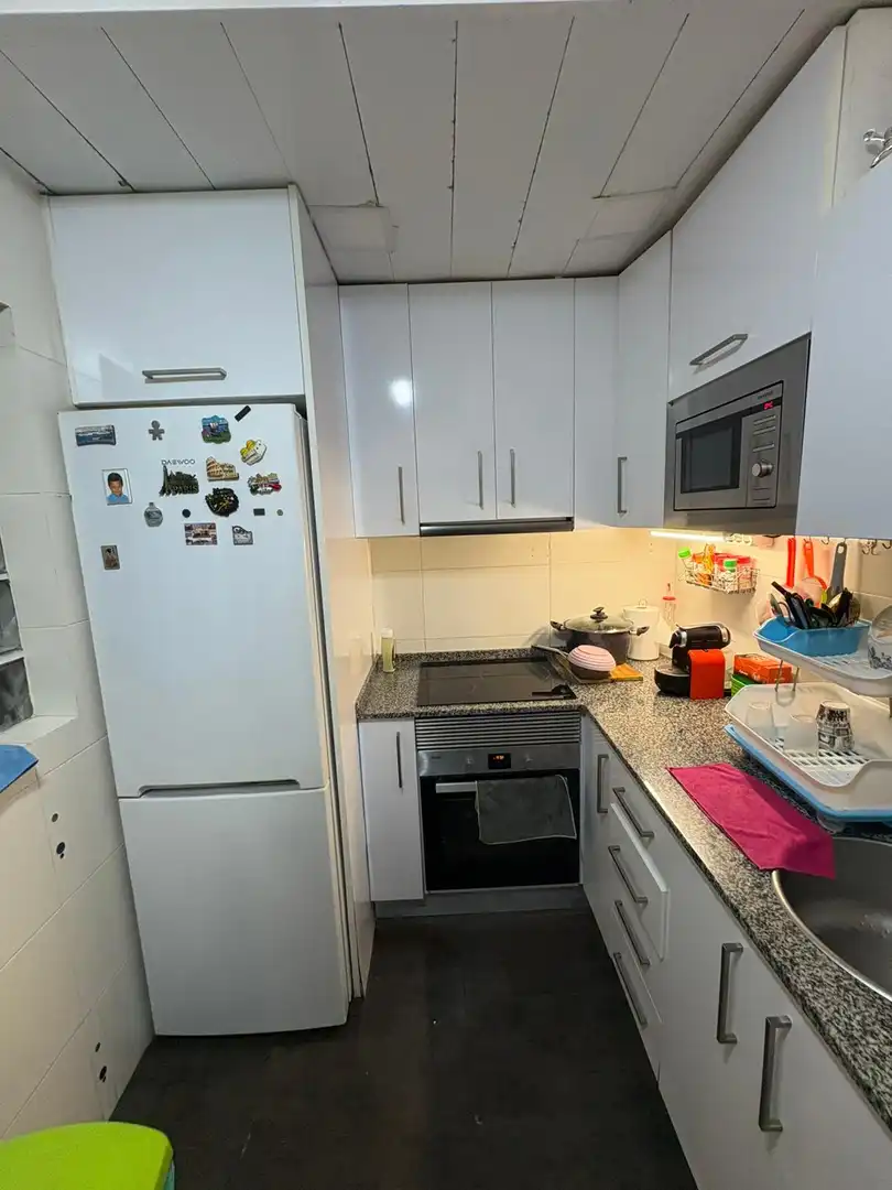 Küche von Erdgeschoss zum Verkauf in L'Hospitalet de Llobregat