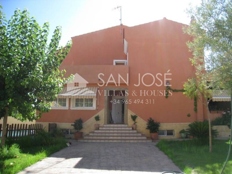 Vista exterior de Casa o xalet en venda en Aspe amb Aire condicionat, Jardí privat i Terrassa