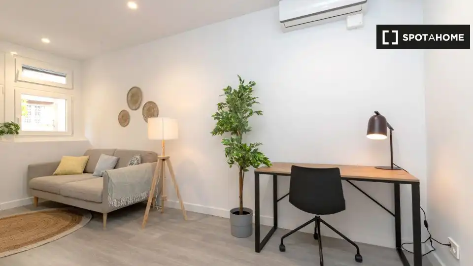Appartamento con terrazza in affitto a Eixample, imagen 5