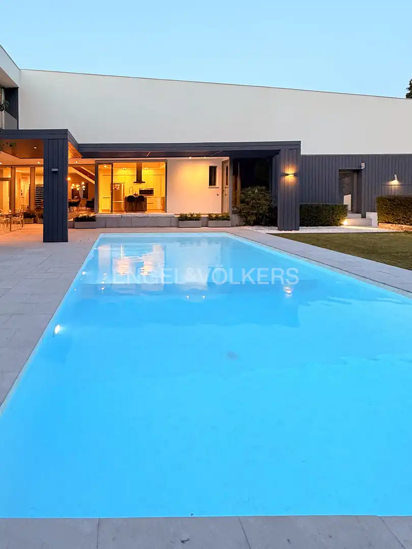 Piscina de Casa o chalet en venta en Boadilla del Monte con Aire acondicionado, Calefacción y Jardín privado