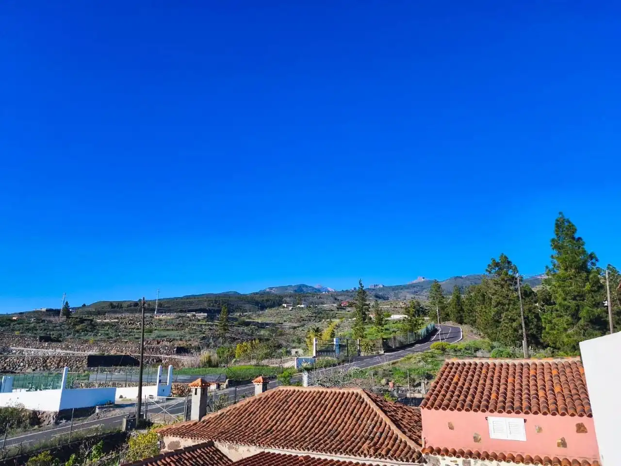 Vista exterior de Casa o xalet en venda en Adeje amb Jardí privat, Terrassa i Moblat