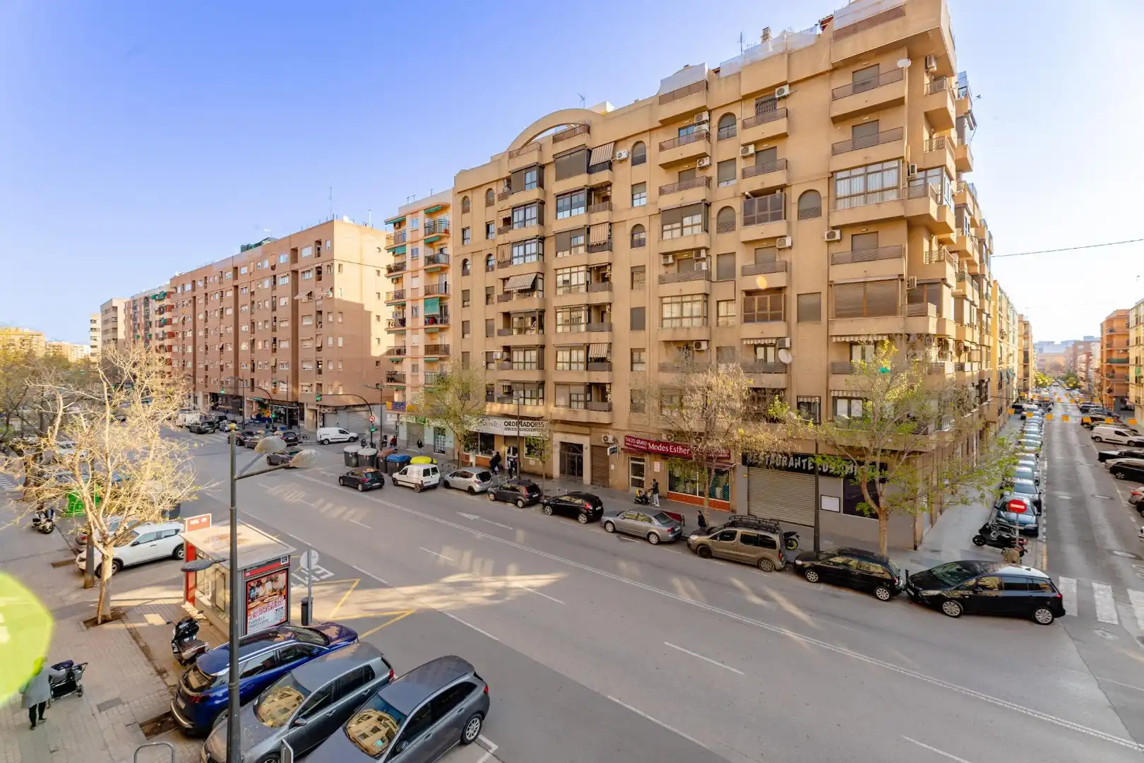 Vista exterior de Piso en venta en Valencia con Trastero, Balcón y Alarma
