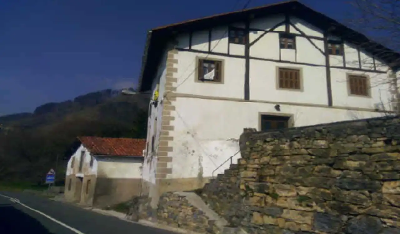 Vista exterior de Residencial en venta en Errezil, Gipuzkoa