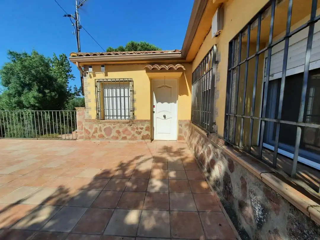 Vista exterior de Casa o chalet en venta en Escalona con Calefacción, Jardín privado y Terraza