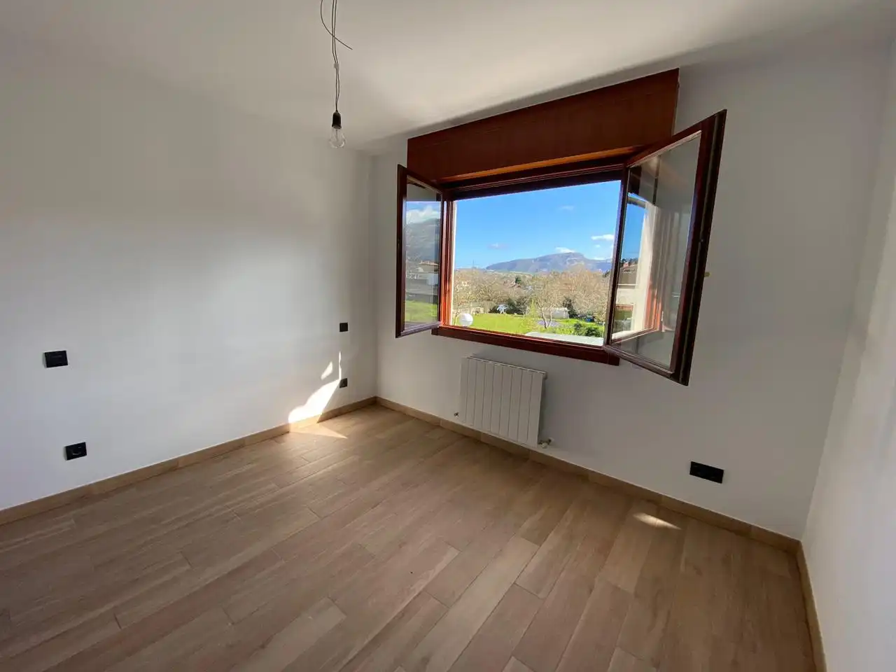 Dormitori de Casa adosada en venda en Castro-Urdiales amb Calefacció i Jardí privat