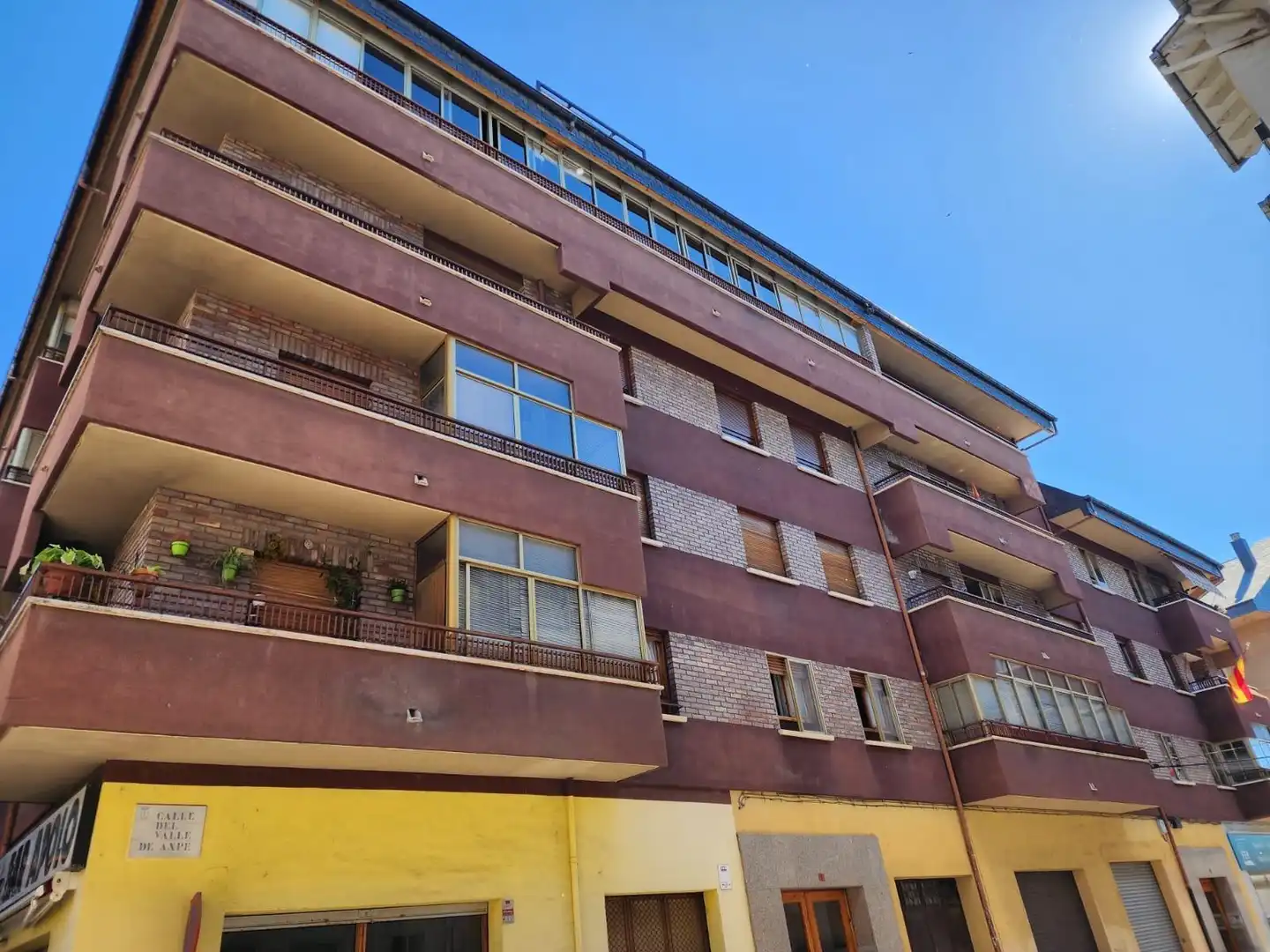 Außenansicht von Wohnung zum Verkauf in Jaca mit Heizung, Terrasse und Abstellraum