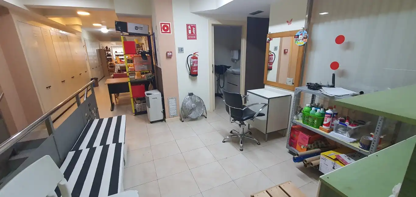 Business premises for sale in Plaça Font i Cussó, imagen 6