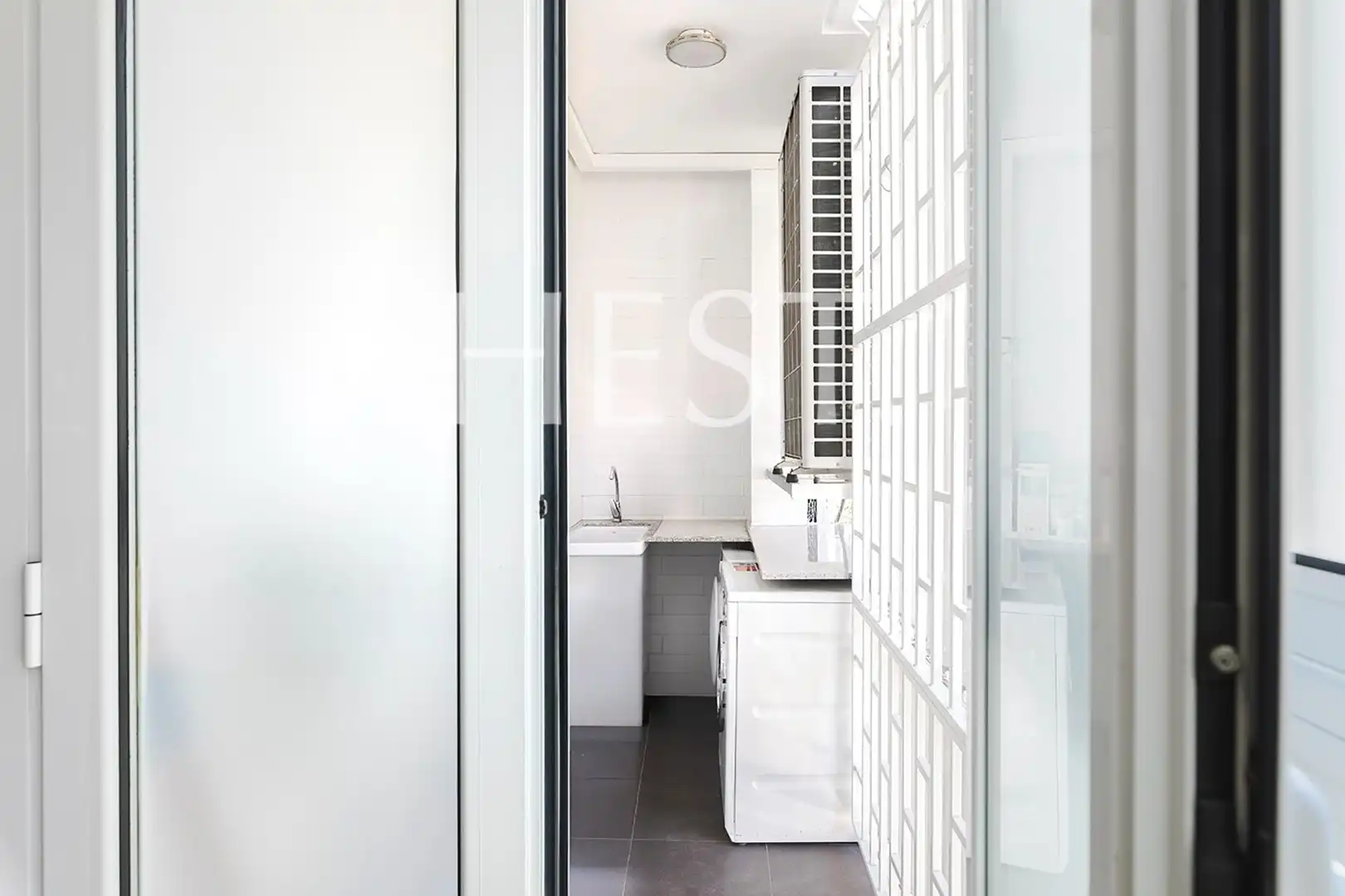 Baño de Piso en venta en Barcelona con Aire acondicionado, Calefacción y Jardín privado