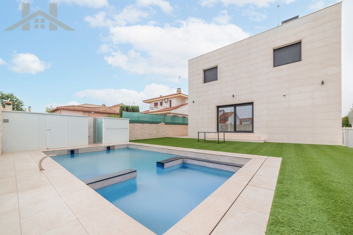 Swimming pool of House or chalet for sale in Carranque  with Heating, Private garden and Swimming Pool