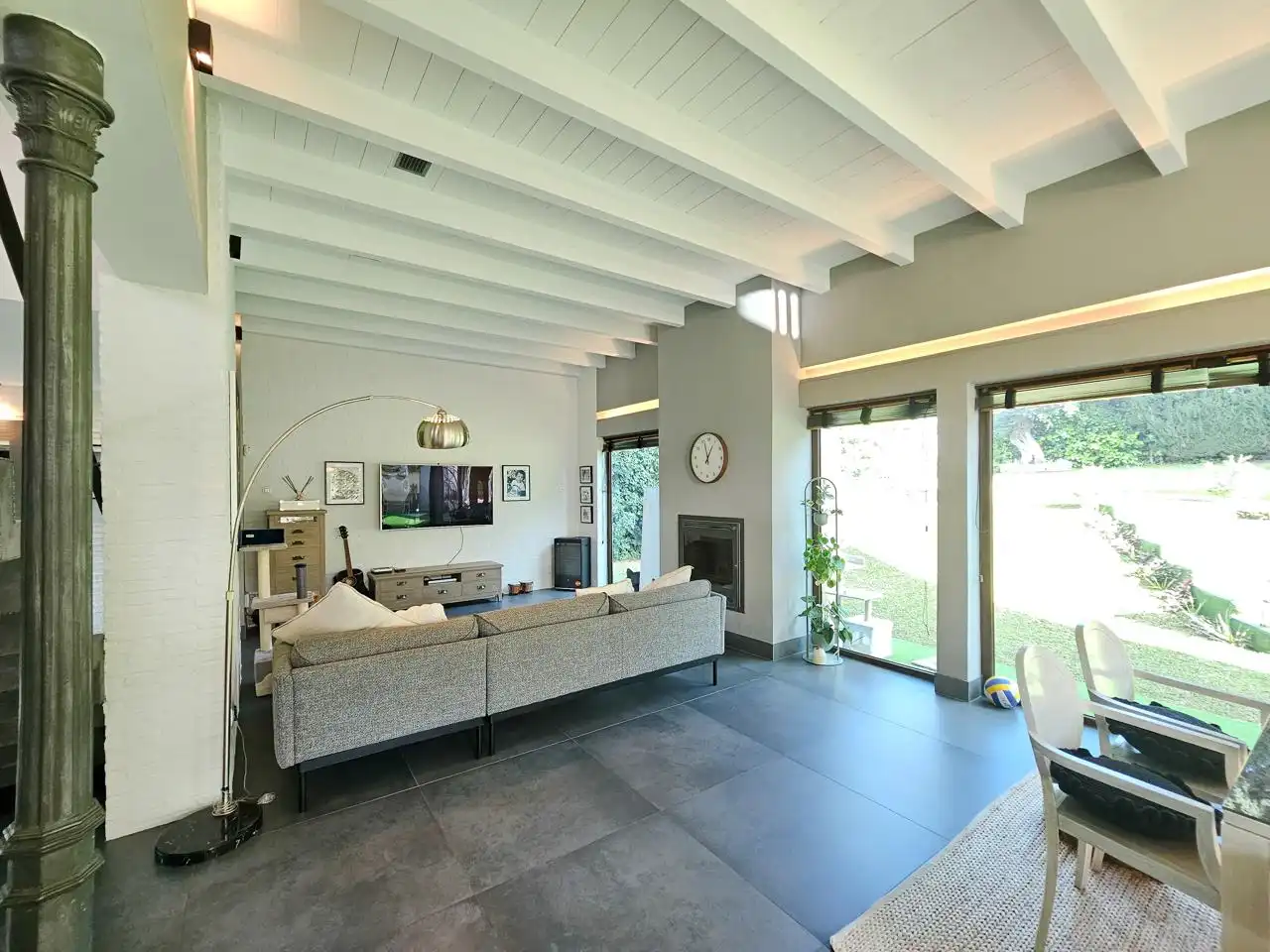 Sala de estar de Casa o chalet en venta en Montequinto con Aire acondicionado, Jardín privado y Terraza