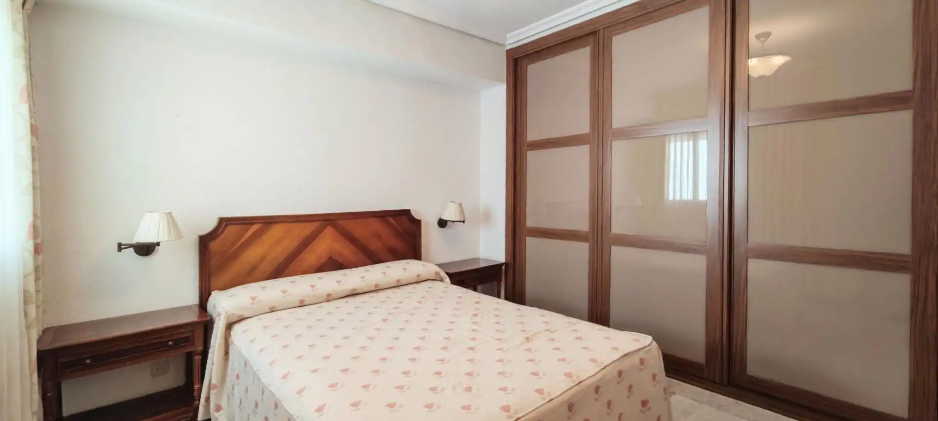 Bedroom of Flat for rent in Madrid  with Air Conditioner, Heating and Furnished