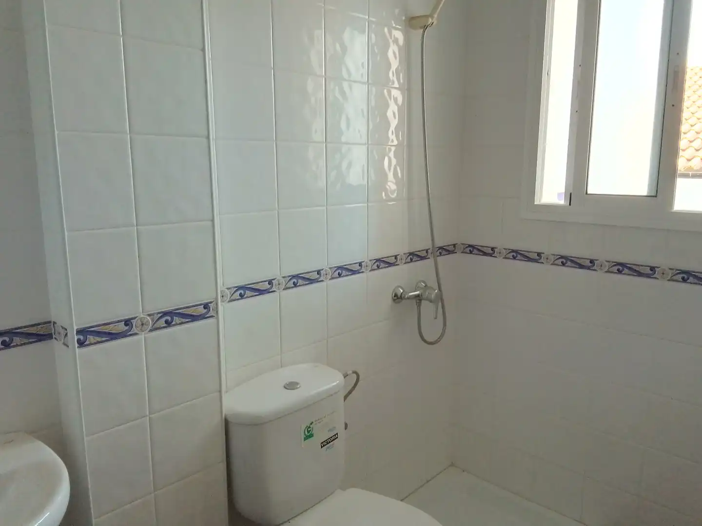 Bany de Casa adosada en venda en Villaluenga del Rosario amb Terrassa i Balcó