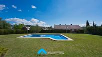 Schwimmbecken von Haus oder Chalet zum verkauf in L'Ametlla del Vallès mit Klimaanlage, Terrasse und Schwimmbad