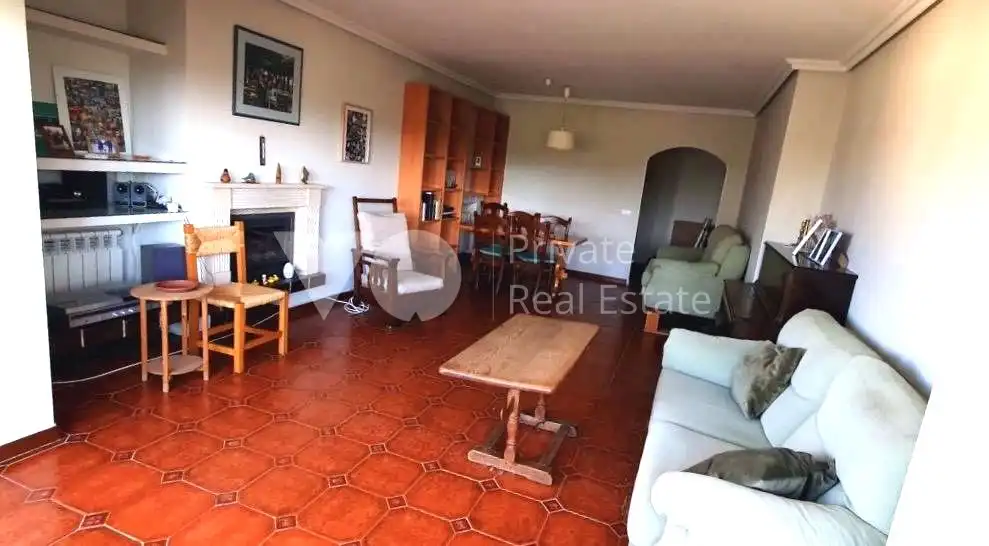 Pis amb piscina en venda a Zona Norte
