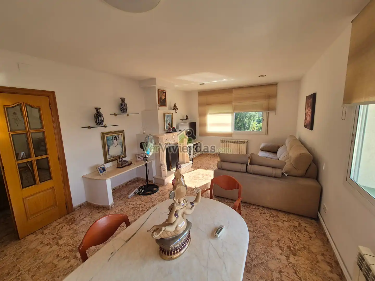 Sala d'estar de Casa o xalet en venda en Sant Vicenç Dels Horts amb Aire condicionat, Calefacció i Jardí privat