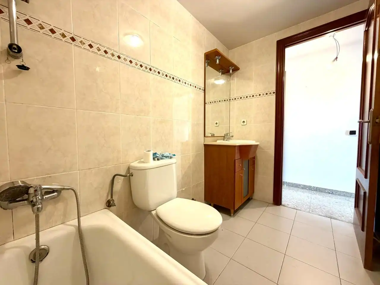 Bathroom of Flat for sale in Mataró  with Air Conditioner