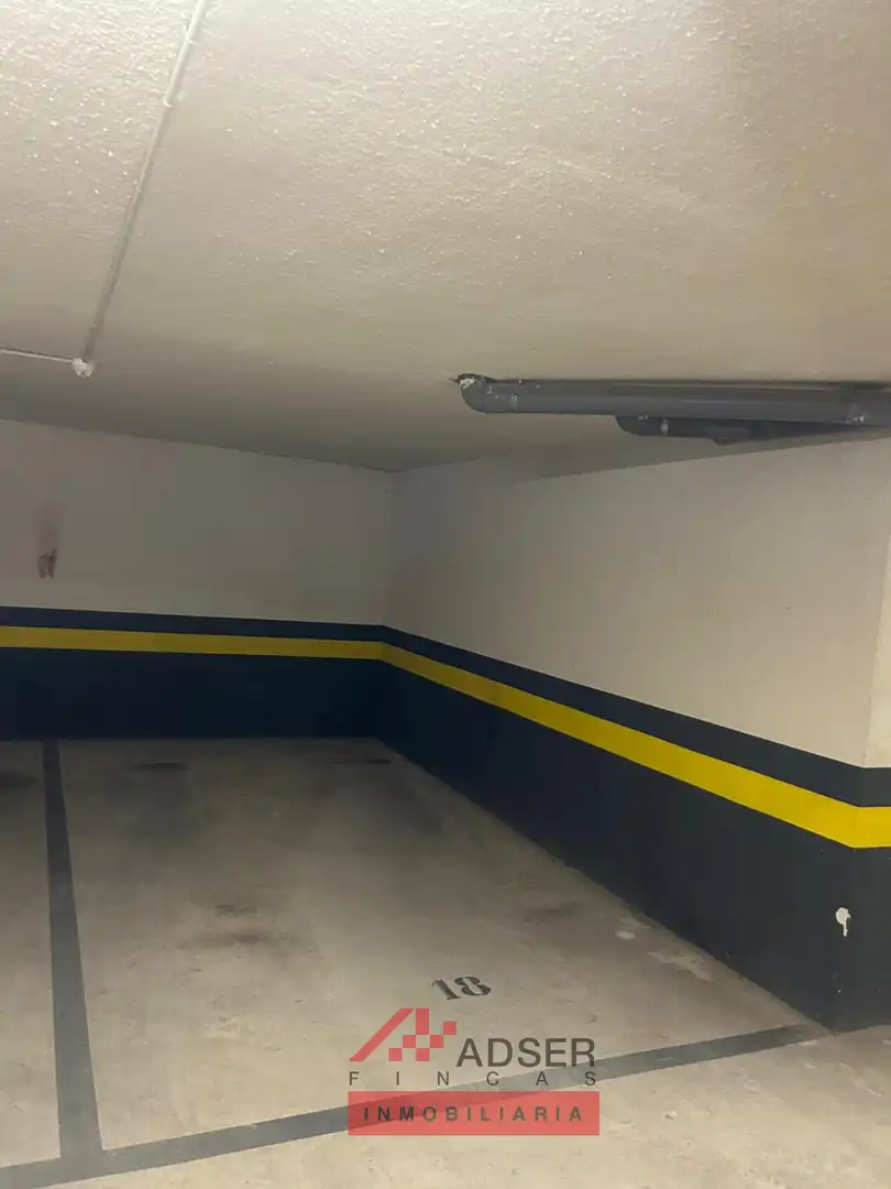 Parking de Piso en venta en Albelda de Iregua con Calefacción, Parquet y Terraza