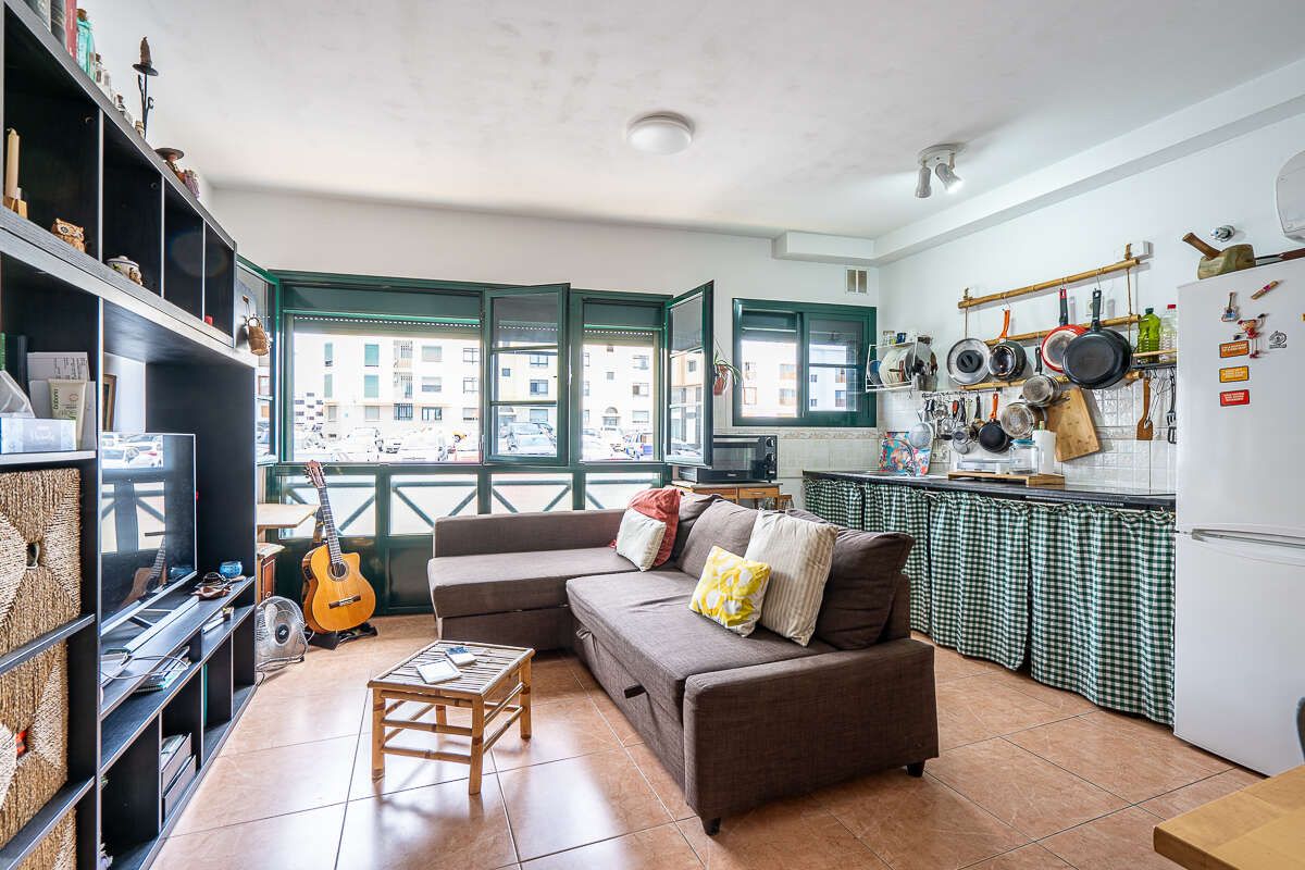 Living room of Apartment for sale in Arrecife  with Terrace, Storage room and Furnished