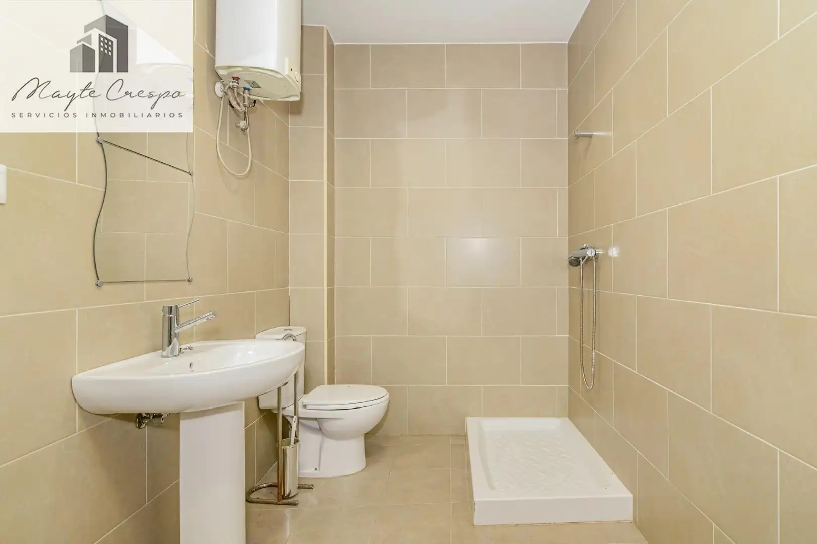 Baño de Local en venta en Armilla con Aire acondicionado