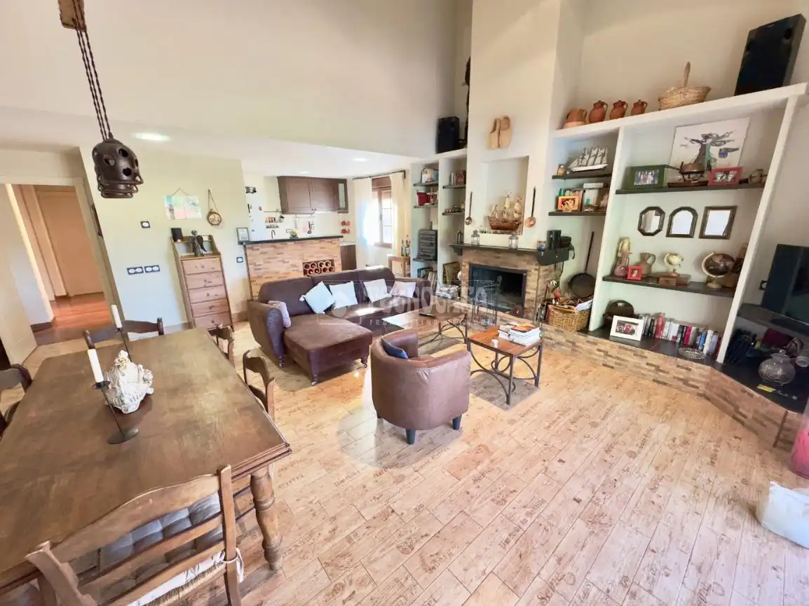 Sala de estar de Casa o chalet en venta en Cabanillas del Campo con Aire acondicionado, Calefacción y Terraza