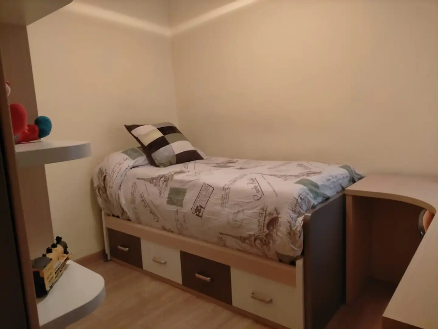 Flat for rent in Piso calle Toledo , Plaza de Toros