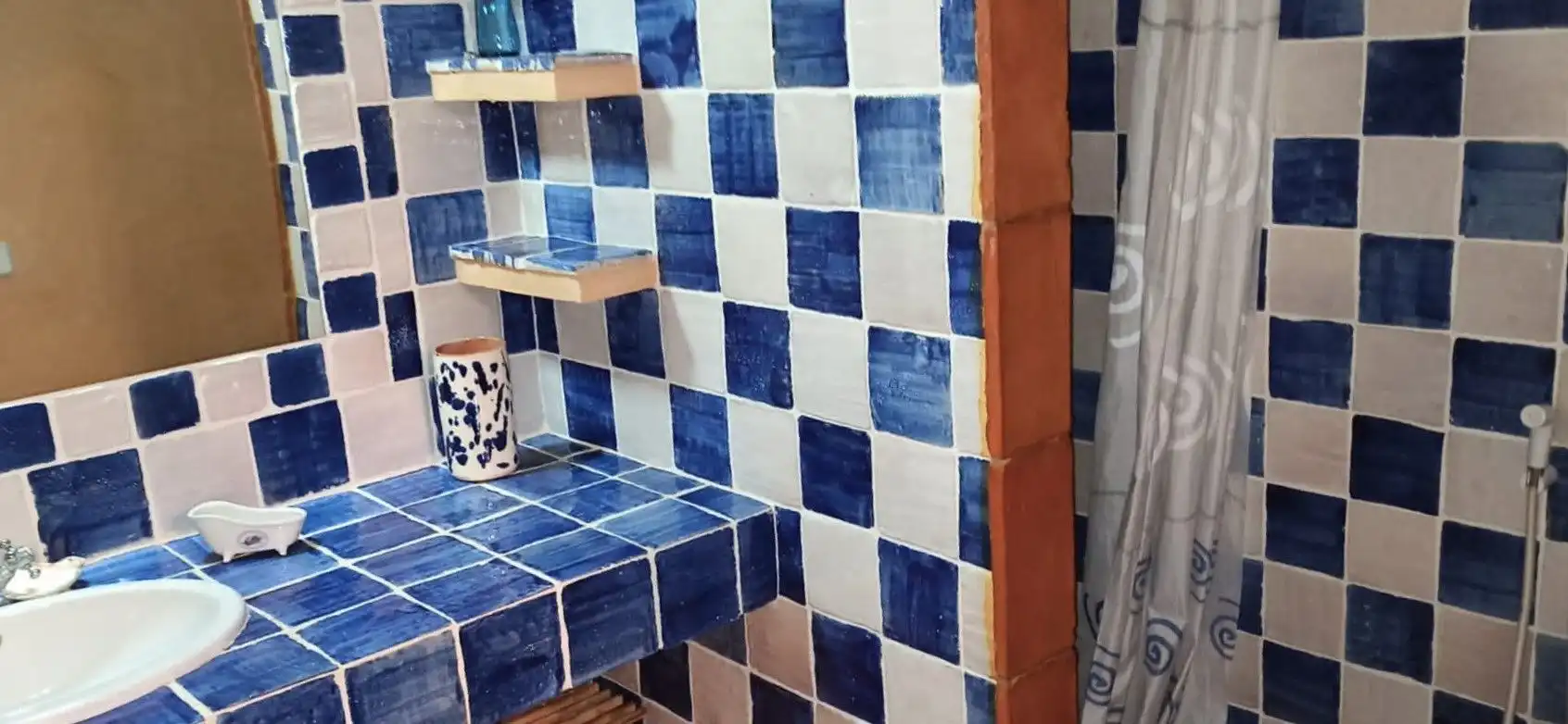 Badezimmer von Einfamilien-Reihenhaus zum Verkauf in El Pinell de Brai mit Klimaanlage, Heizung und Terrasse