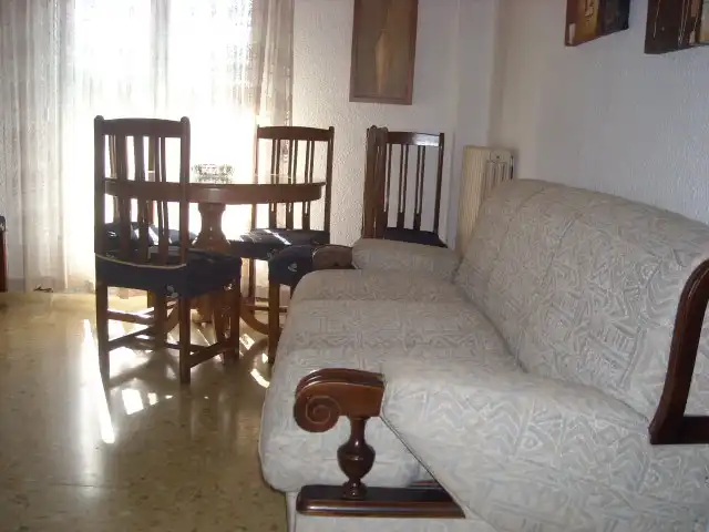 Living room of Flat for rent in Zaragoza  with Heating, Parquet flooring and Furnished