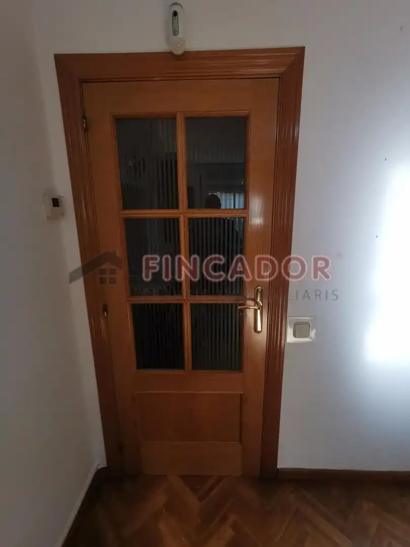 Habitación de Piso en venta en Cornellà de Llobregat con Calefacción, Parquet y Balcón