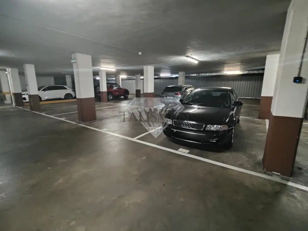 Parking de Piso en venta en Vilagarcía de Arousa con Calefacción, Parquet y Trastero