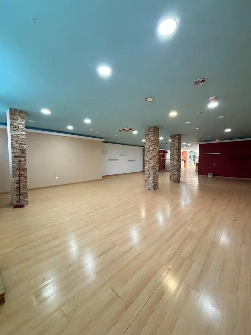 Local comercial de lloguer a Valdepeñas, imagen 4