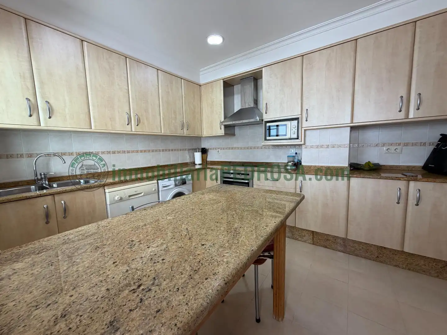 Apartamento en venta en JOAQUIN COSTA, Zona de Plaza de Barcelos