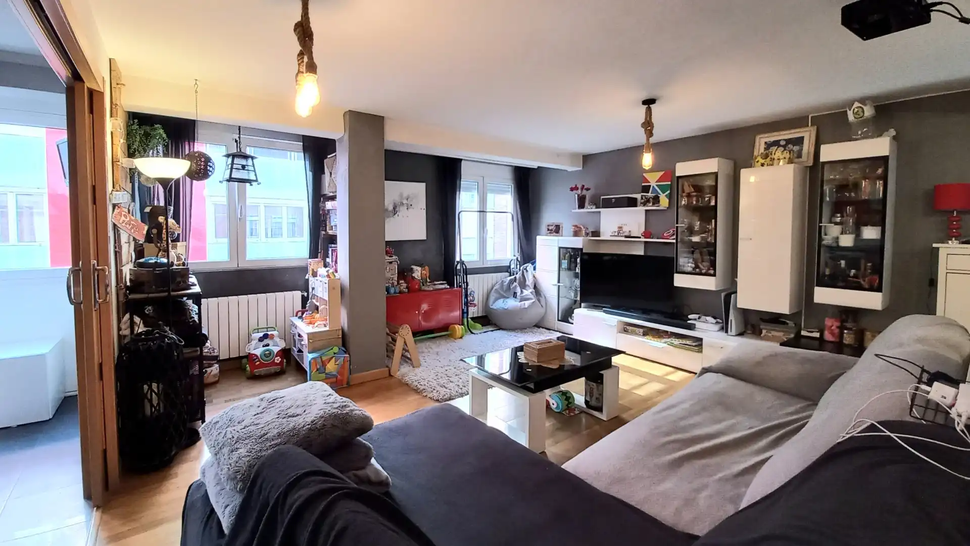 Living room of Flat for sale in Burgos Capital  with Heating, Terrace and Storage room