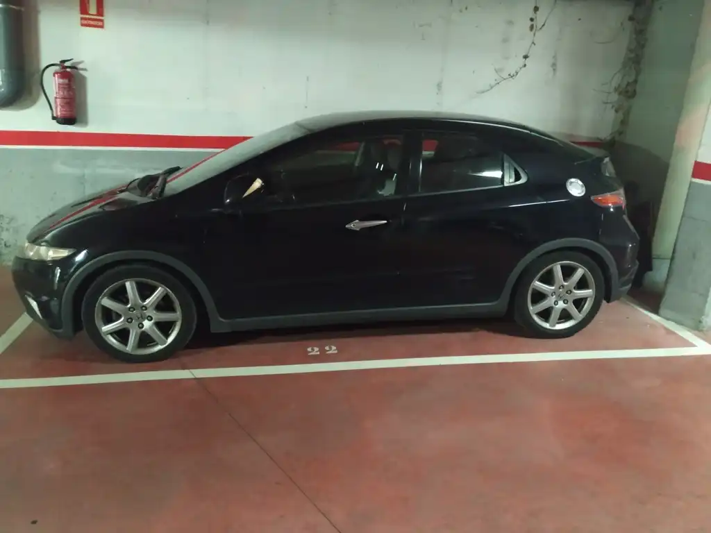 Aparcament de Garatge en venda en Torrelles de Llobregat