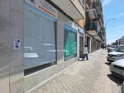 Vista exterior de Local en venda en  Madrid Capital
